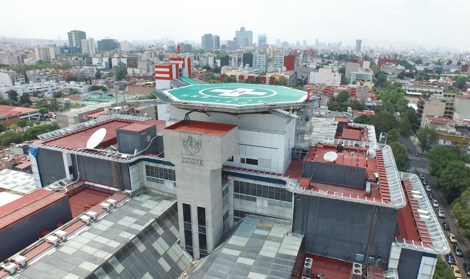rooftop hospital helipad Mexico